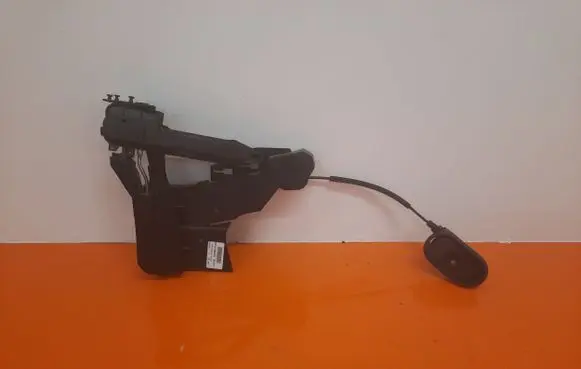 Ford Fiesta Front door lock 2S61-A21978