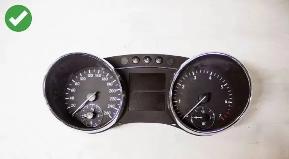 Mercedes-Benz R W251 Speedometer (instrument cluster) A2515401011 A2514401011 A2C53240799