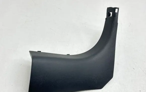 Foot area side trim