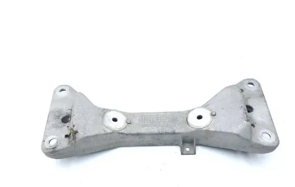 BMW 2 F22 F23 Gearbox mounting bracket 6796605