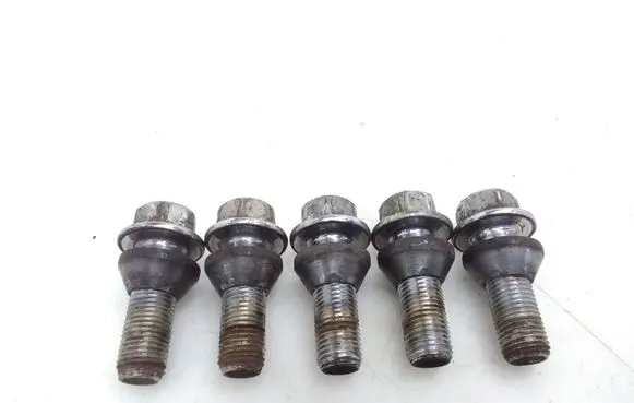 Volvo XC70 Nuts/bolts 