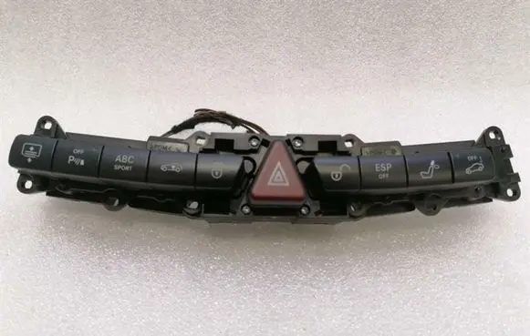 Mercedes-Benz S W220 Hazard light switch A2208216958