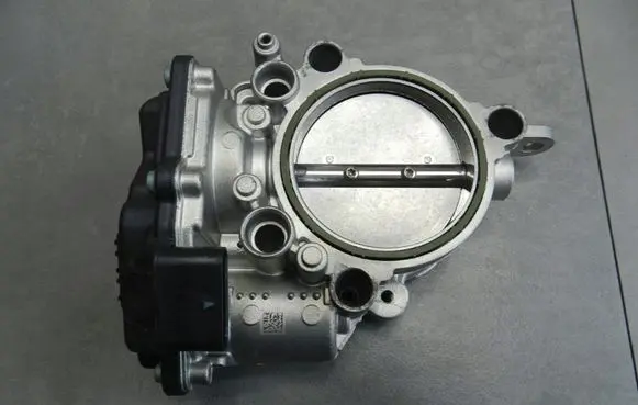 BMW 2 F22 F23 Throttle valve 8623324