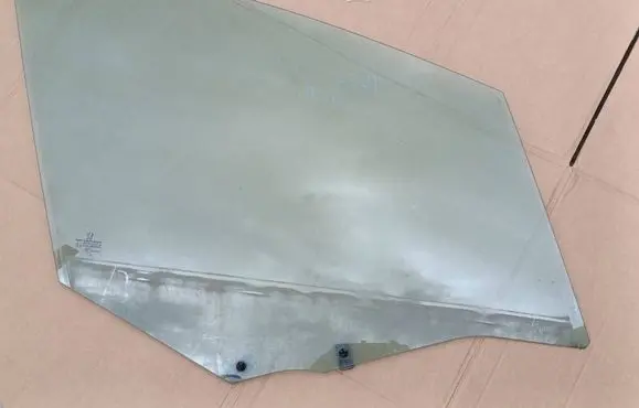 Peugeot 308 Front door window glass four-door DOT39AS2M34 E000189