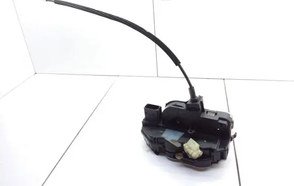 Opel Insignia A Front door lock 3023880RH4