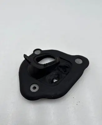 Autres pièces compartiment moteur