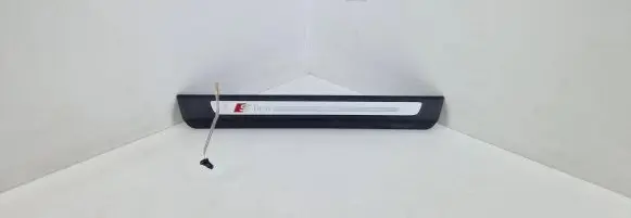 Audi Q7 4M Front sill trim cover 4M0947406B