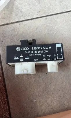 Skoda Fabia Mk2 (5J) Coolant fan relay 1J0919506M
