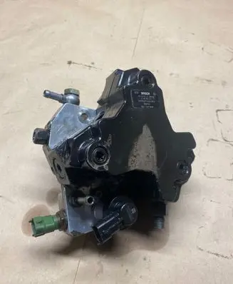 Volvo V70 Fuel injection high pressure pump 0445010111 046145 8692521