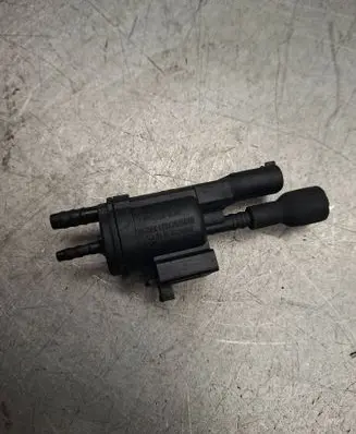 Mercedes-Benz E C207 W207 Valve vacuum 0025401497 48B43625B00