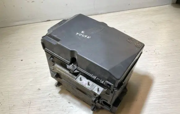 Battery box tray