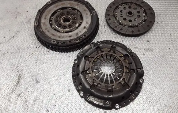 Volvo V70 Clutch set kit 9480482 323049810