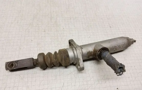 Audi 100 S4 C4 Clutch master cylinder 443721401A