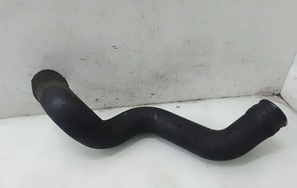 Volkswagen PASSAT B5 Intercooler hose/pipe