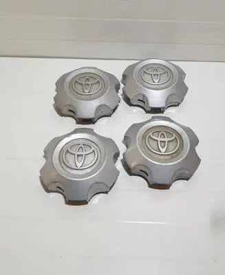 Toyota Hilux (AN10, AN20, AN30) R16 wheel hub/cap/trim 426030K060