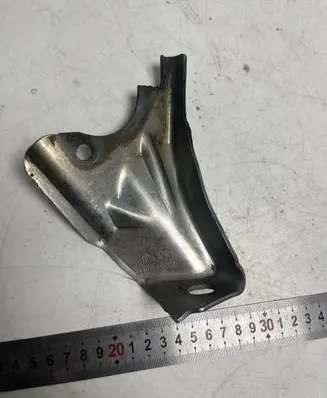 Audi A4 S4 B7 8E 8H Muffler mount bracket/holder 8E0253047D