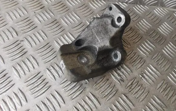 Volvo S60 Engine mounting bracket 30741567 307415674