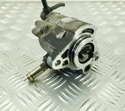 Toyota Avensis Verso Vacuum pump