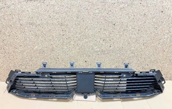 Peugeot 3008 III Front bumper lower grill 9845660680 103508