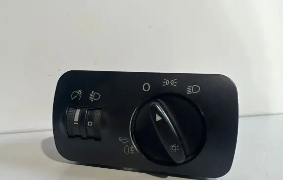 Volkswagen Golf IV Light switch 4997