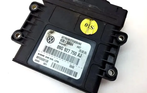 Volkswagen PASSAT CC Gearbox control unit/module 09G927750AJ
