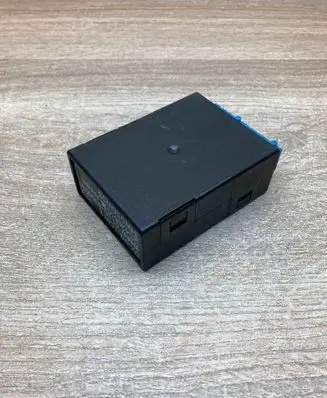 BMW 3 E36 Window wiper relay 8359031 25426510