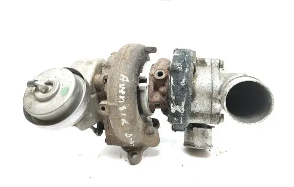 Toyota Auris 150 Turbo 172010R020 050615013B