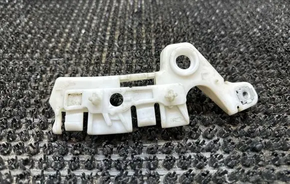 Renault Megane III Front bumper mounting bracket 620942155R