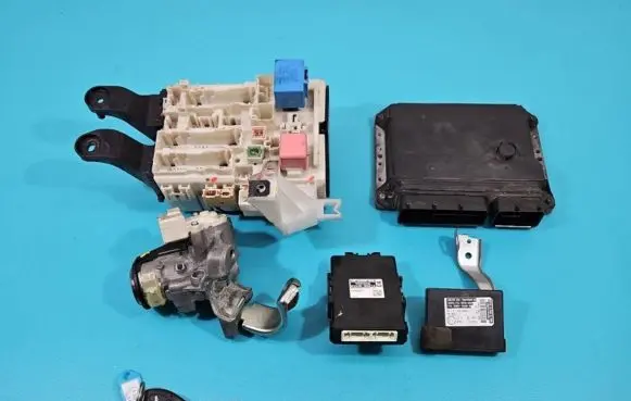 Toyota Avensis T270 Engine control unit/module ECU 89661-05D50 IMPRK1375615