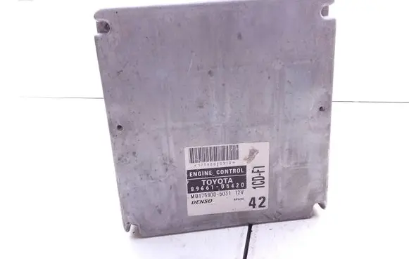 Toyota Avensis T220 Engine control unit/module 8966105420