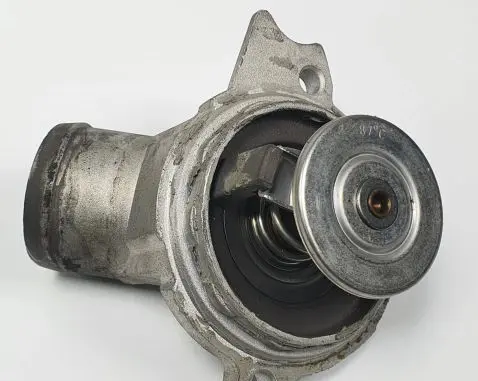 Mercedes-Benz S W220 Thermostat housing 