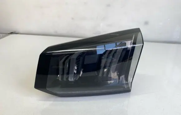 Peugeot 5008 II Tailgate rear/tail lights 9836231780