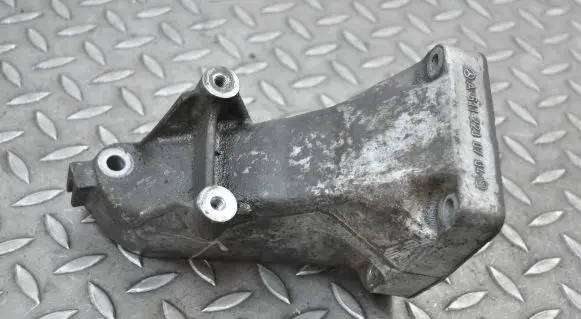 Mercedes-Benz E W211 Engine mounting bracket A6112230704