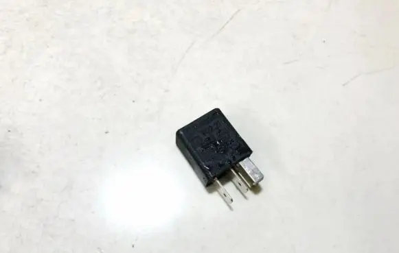 Opel Zafira A Other relay 24432880 70221