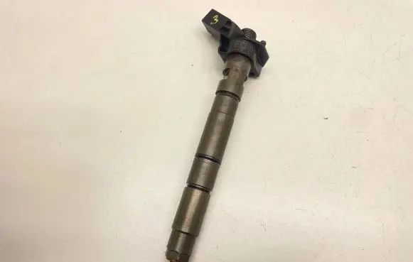 Audi A4 S4 B7 8E 8H Fuel injector 059130277AJ 0801318 0445113054