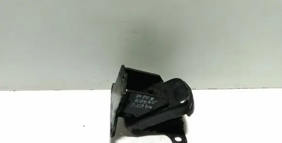 KIA Sorento Engine mount bracket