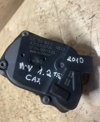 Volkswagen Tiguan Throttle valve 03C133062C