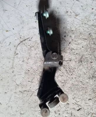 Volkswagen Transporter - Caravelle T5 Sliding door middle roller runner 7H0843335D