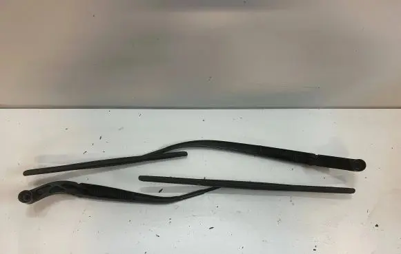 Mazda 2 Front wiper blade arm