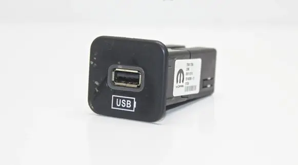Jeep Renegade USB socket connector 735617394 33148360