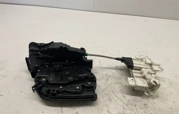BMW 8 G15 Front door lock 7477699 A046465