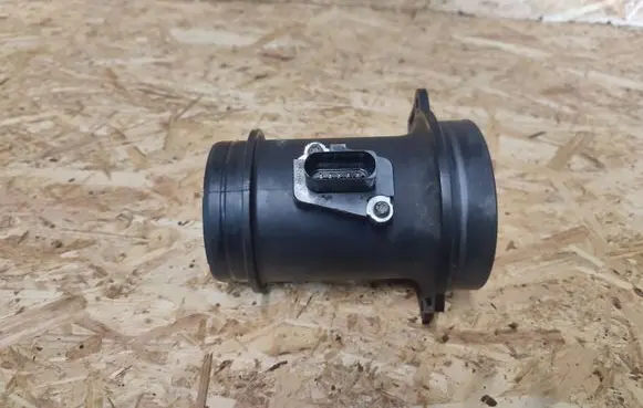 Audi Q7 4L Mass air flow meter 059906461K