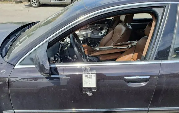 Audi A8 S8 D3 4E Front door LZ9X