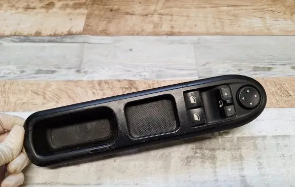 Peugeot 407 Electric window control switch 53269706 53269702