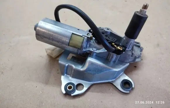 Nissan Terrano Rear window wiper motor 0390201561