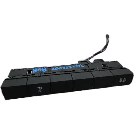 Volkswagen Polo VI Tailgate/trunk/boot open switch