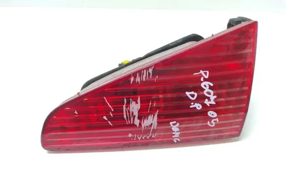 Peugeot 607 Tailgate rear/tail lights