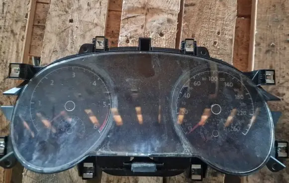 Volkswagen Touran III Speedometer (instrument cluster) 5TA920741B