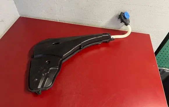 BMW X3 G01 Windshield washer fluid reservoir/tank 7399029 6167399029