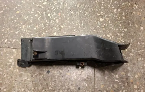 BMW 7 E65 E66 Air intake duct part 7153783